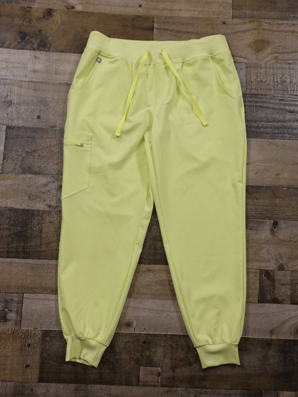 FIGS Zamora Jogger Scrub Pants Women’s Large Petite Lime Green Cargo Medical